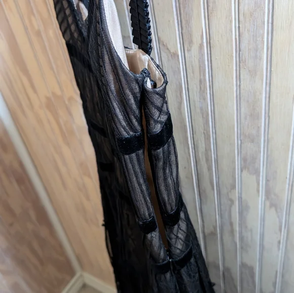 Vintage BGBG Maxazria Tulle and Black Velvet Midi Cocktail Dress Size 4 - Picture 8 of 9